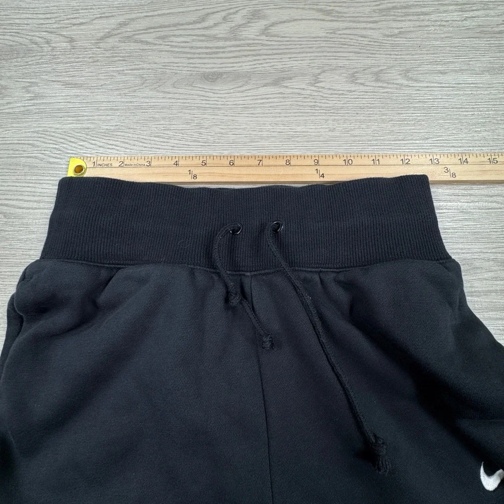 Nike orders ship